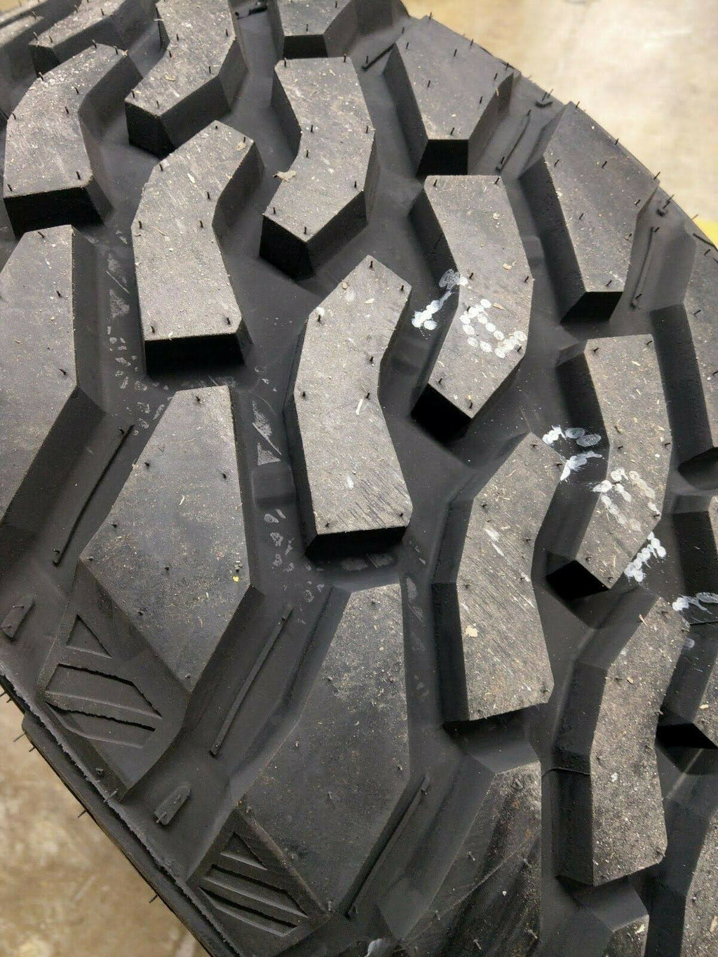 LT 33x12.50R20 Load E 10 Ply Mud Tire P82859