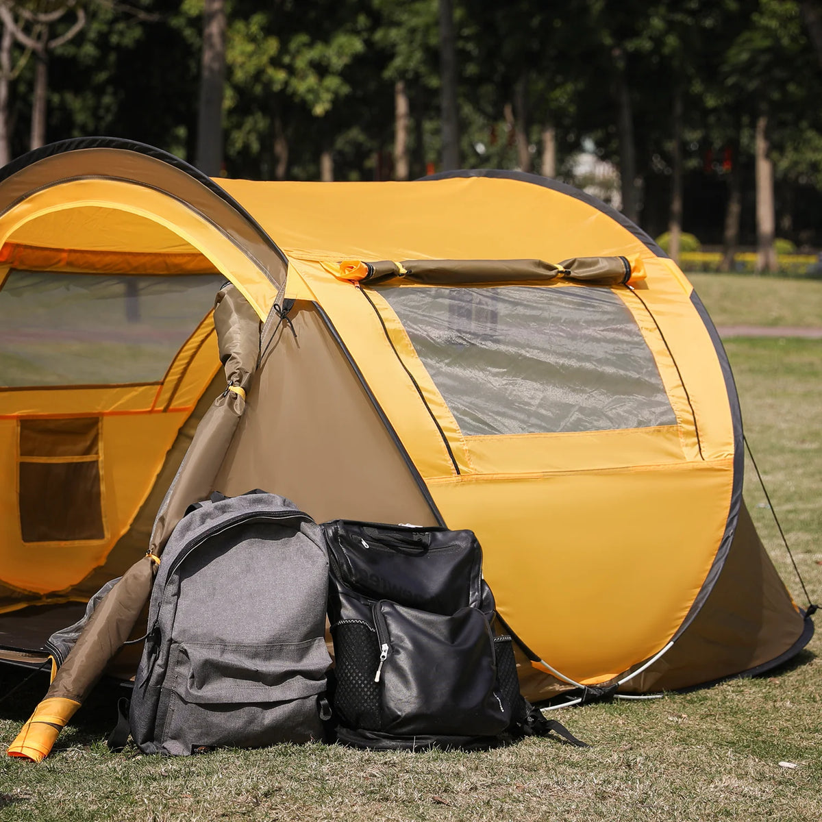 Yellow 3 Person Pop Up Tent with Carry Bag Q472410