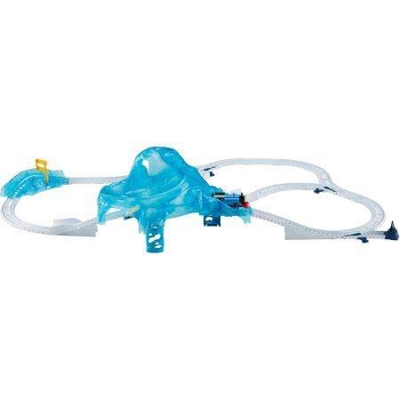 Icy Mountain Drift Toy Train Set E425340