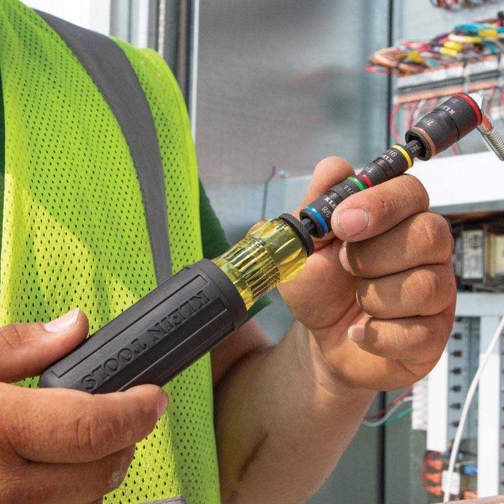7 in 1 Impact Flip Socket with Handle U705509