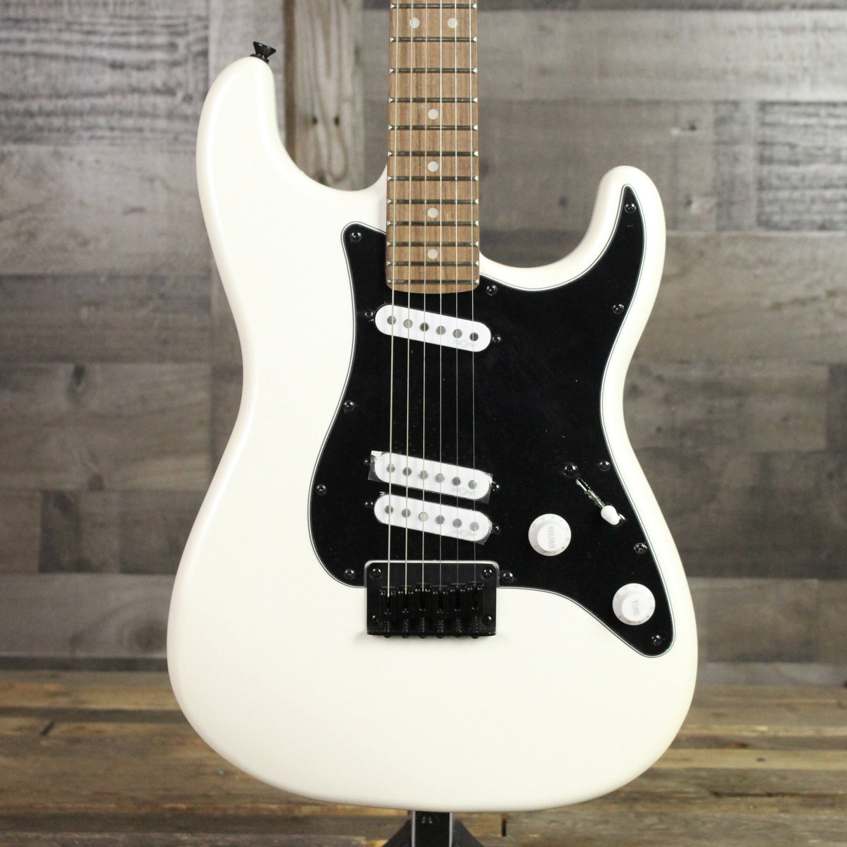 Pearl White Electric Guitar E86524